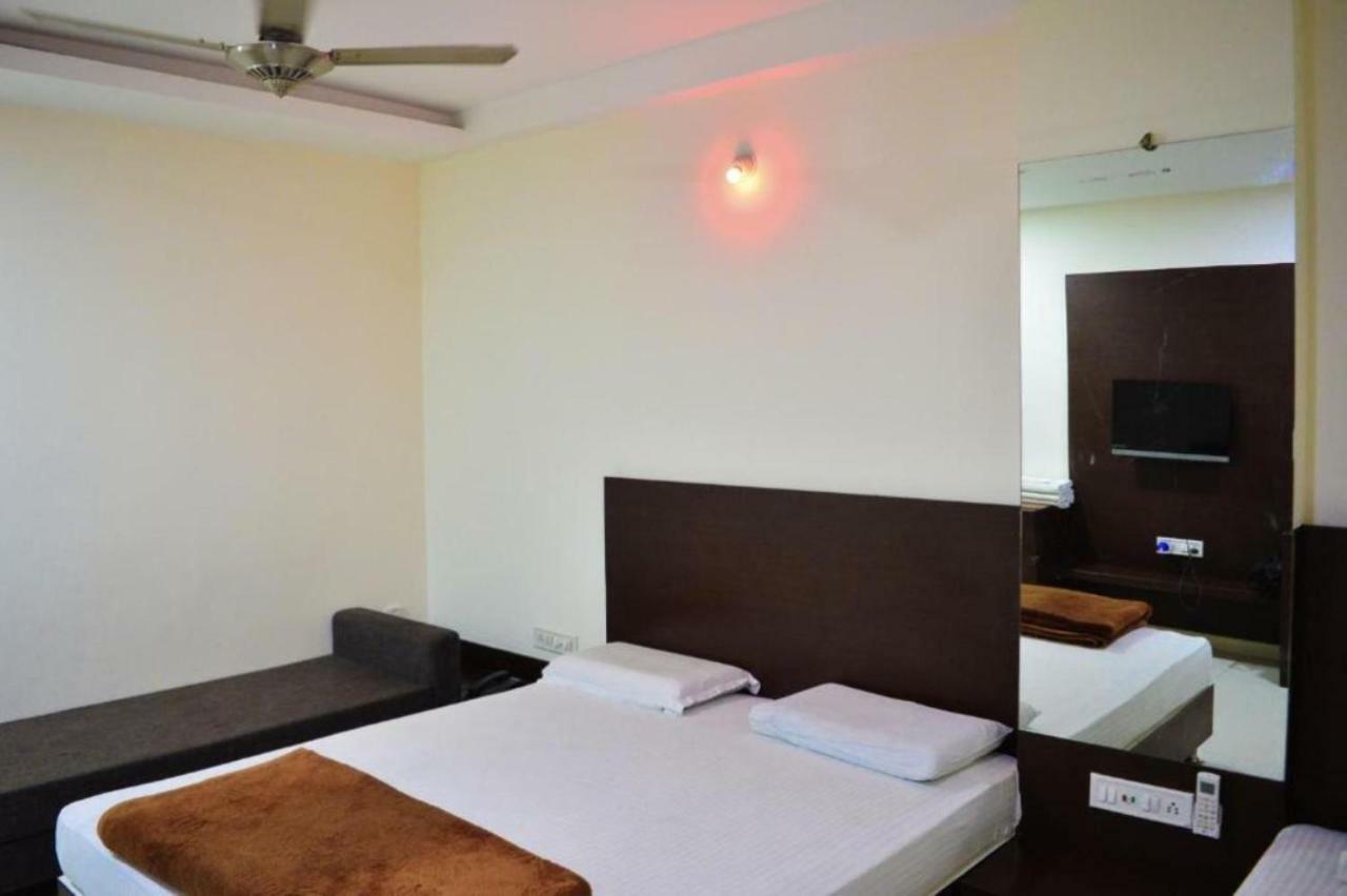 Hotel Maheshwari Avenue Ujjain Εξωτερικό φωτογραφία